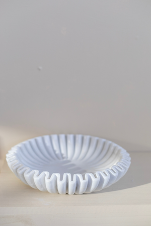 marble scalloped bowls 9x9 inches