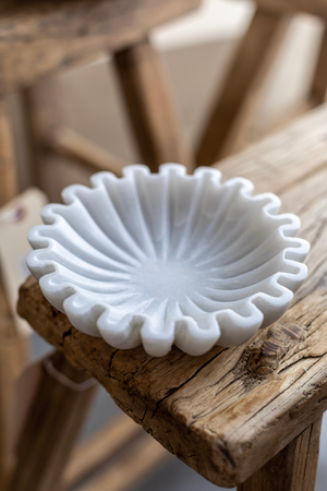 marble scalloped bowls 9x9 inches