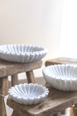 marble scalloped bowls 9x9 inches