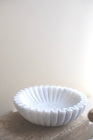 marble scalloped bowls 9x9 inches