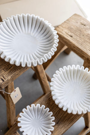 marble scalloped bowls 9x9 inches
