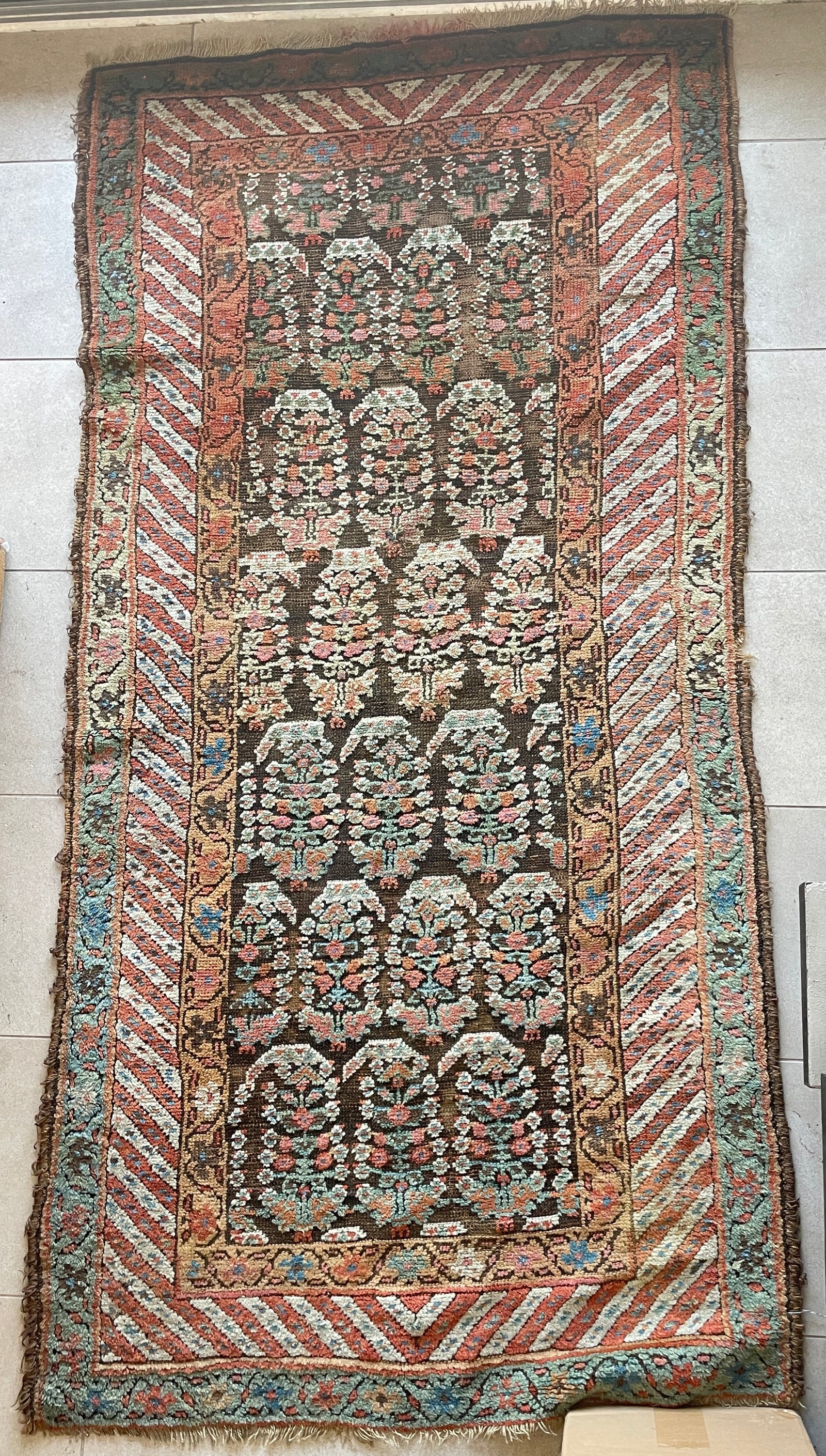 Vintage Rug | 4'x8'