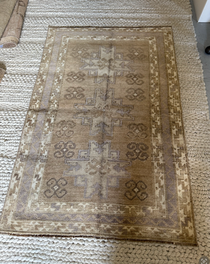 3'6" x 5'3" Vintage Rug