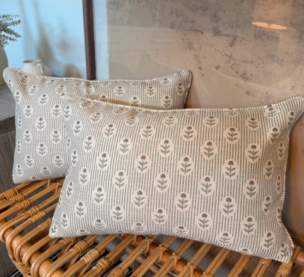 Floral & Stripe Lumbar w/insert
