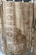 5'2 x 8'2 Vintage Rug