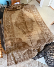 5'2 x 8'2 Vintage Rug