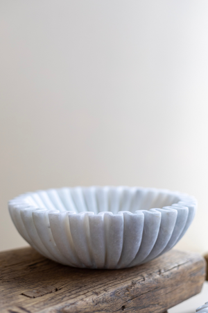 marble scalloped bowls 9x9 inches